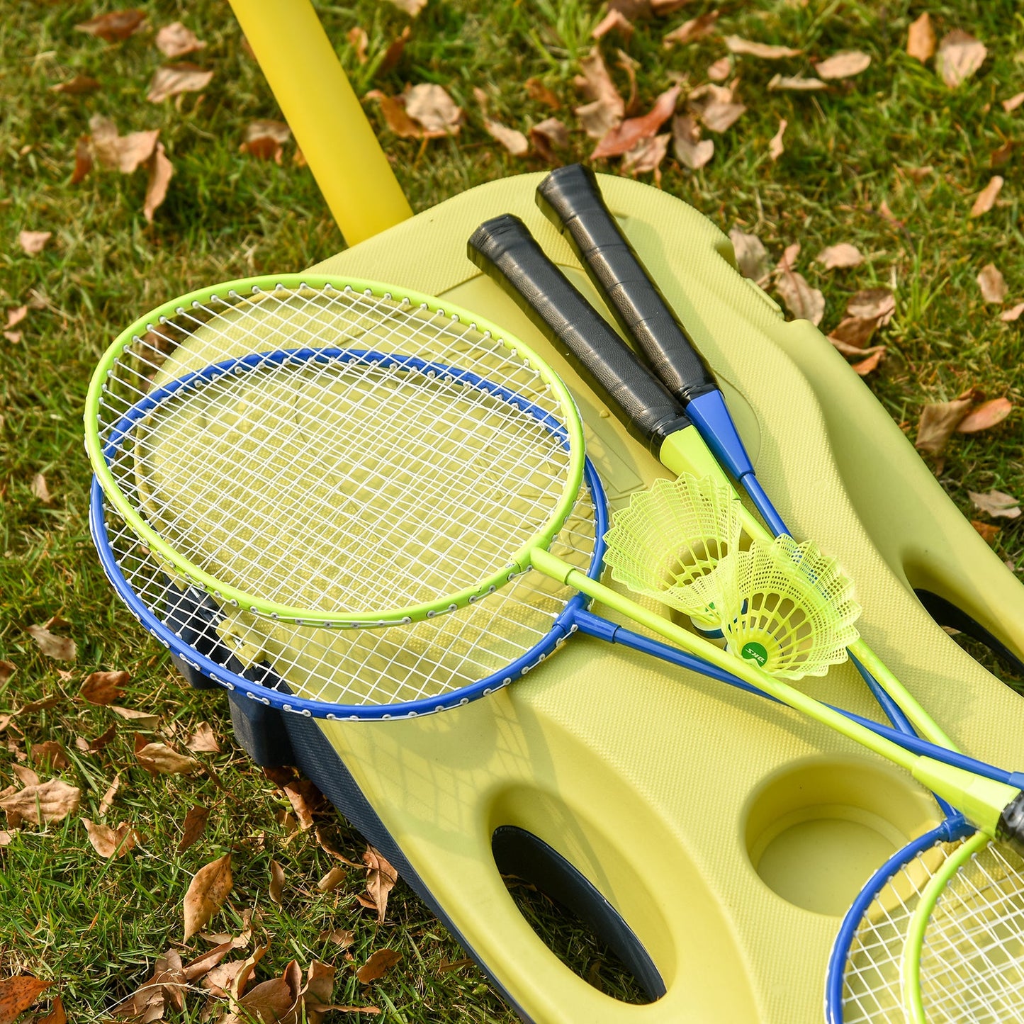 HOMCOM Portable Folding Badminton Net Set with 4 Badminton Rackets and 2 Nylon Shuttlecocks, for Adults Kids Indoor Outdoor Exercise Training -