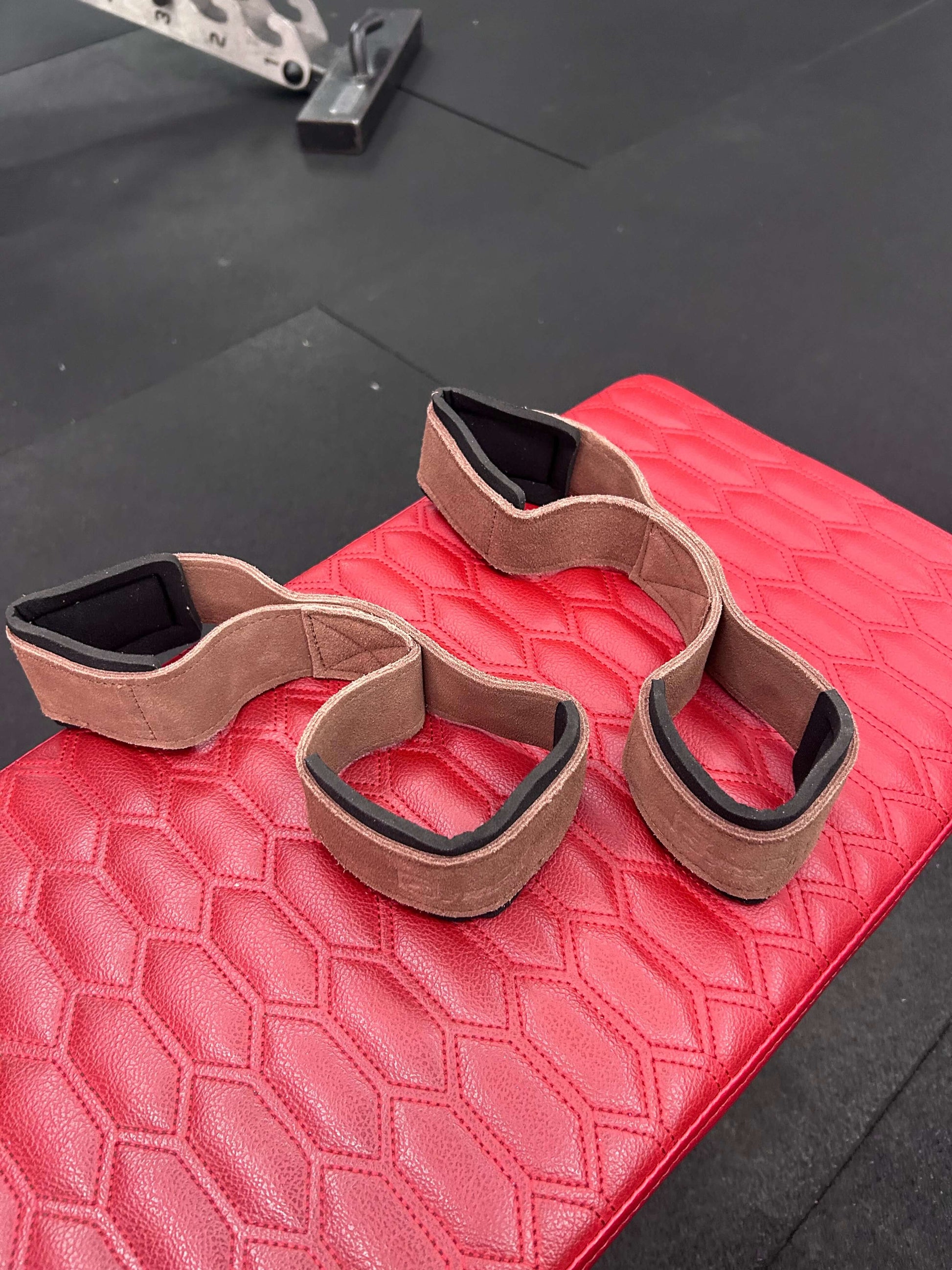 GymPin Leather Figure 8 Straps roesports