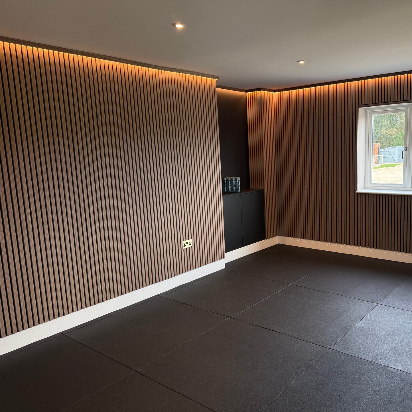 20mm Heavy-Duty Rubber Gym Flooring with Smooth Top – UK’s Best Rated - roesports