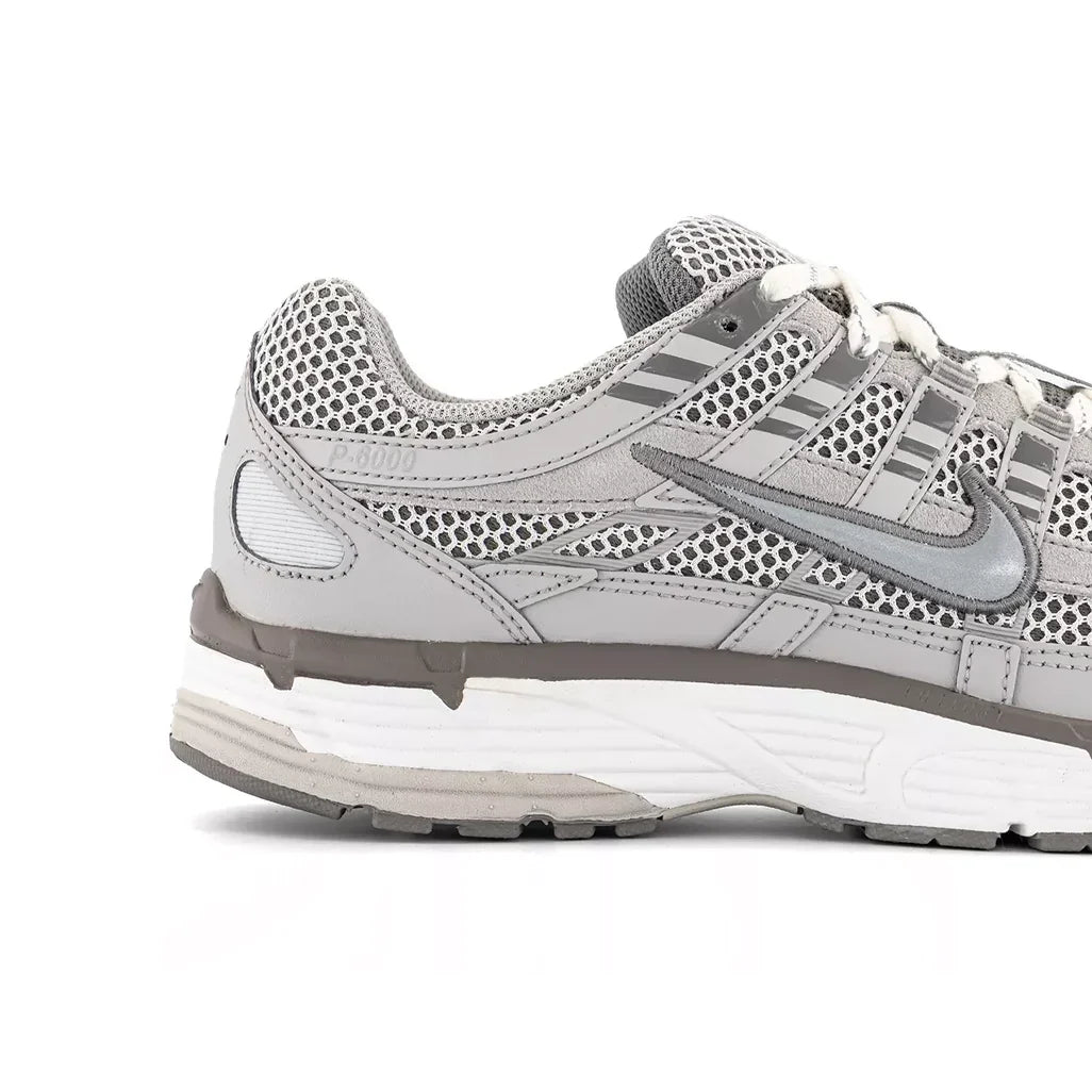 Nike P-6000 Light Iron Ore roesports