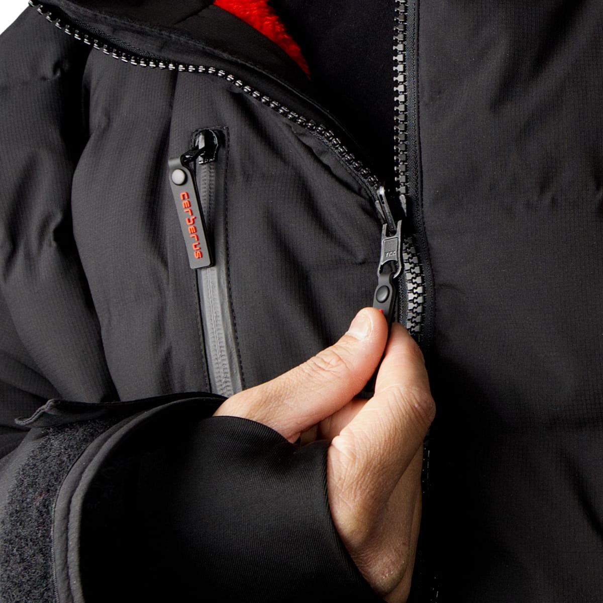 Strongman Changing Robe for Ultimate Comfort and Performance - roesports