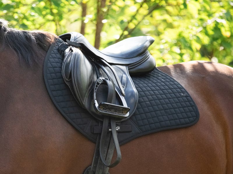 Close Contact Saddle Pad Black for Ultimate Comfort and Performance - roesports