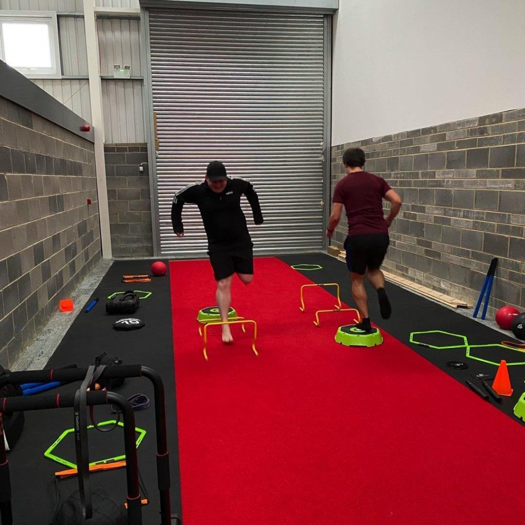 Sprung Plain Colour Uni Indoor Sprint Track 2m Wide for Unmatched Performance - roesports