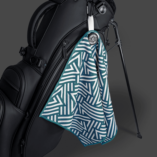 ZigZag Magnetic Golf Towel – Functional and Chic Golf Accessory for Every Golfer - roesports